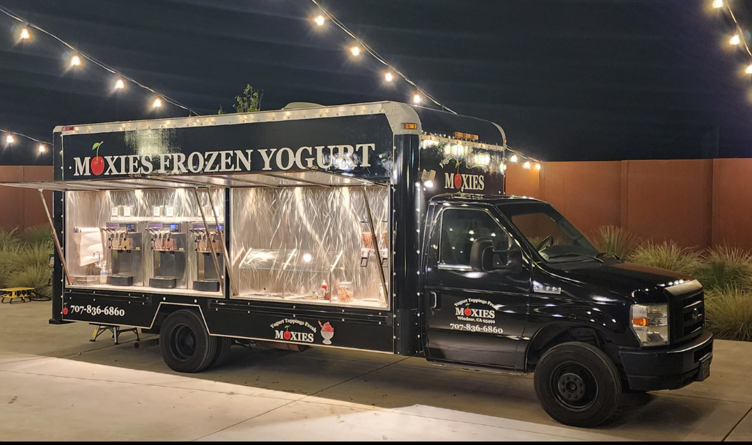 Image of frozen yogurt truck